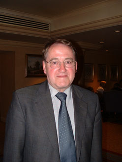 Kenneth W Davis